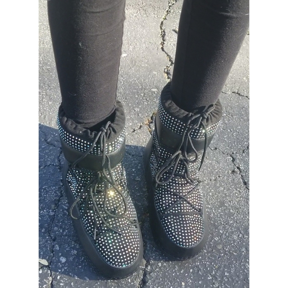 𝙇𝙖𝙨𝙩 𝙎𝙞𝙯 6 💎Rhinestone Embellished M🌚on - Picture 8 of 8